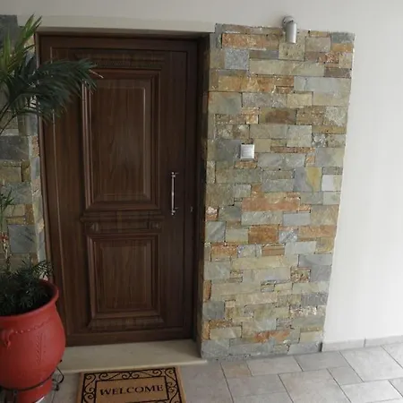 Hirondelles Apartment *